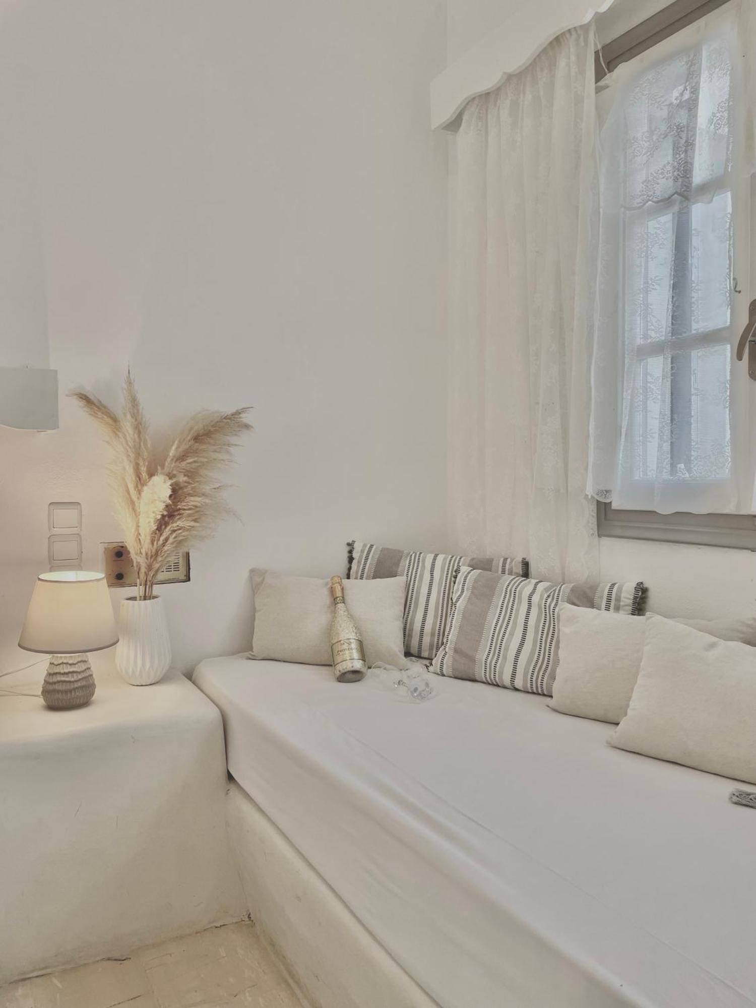 Villa Maina Kamári Exteriör bild